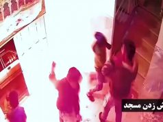 Террористы закидывают бутылками с зажигательной смесью маленьких детей в Сабзеваре (провинция Хорасан) Террористы закидывают бутылками с зажигательной смесью маленьких детей в Сабзеваре (провинция Хорасан)
