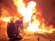 В Иране продолжаются массовые акции протеста, которые в столице, Тегеране, переросли в массовые беспорядки и поджоги, даже мечетей В Иране продолжаются массовые акции протеста, которые в столице, Тегеране, переросли в массовые беспорядки и поджоги, даже мечетей