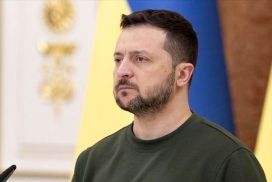 Зеленский почувствовал, что земля уходит из под ног Зеленский почувствовал, что земля уходит из под ног