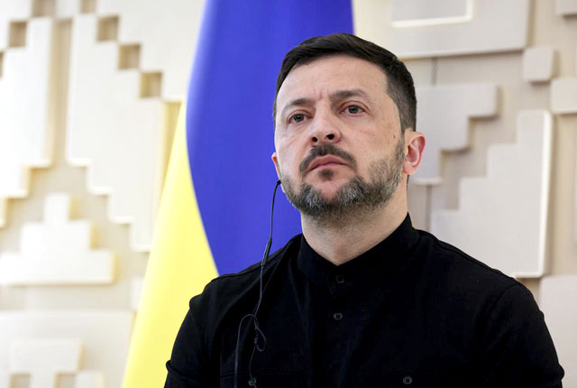 Зеленский повторил свой тезис, что вопросы территорий он готов обсуждать только с Путиным Зеленский повторил свой тезис, что вопросы территорий он готов обсуждать только с Путиным