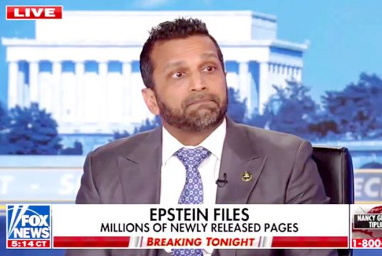 «Вы всё ещё уверены, что Эпштейн покончил с собой?» "Вы всё ещё уверены, что Эпштейн покончил с собой?"