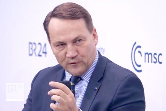 Польша продолжит оказывать Украине военную помощь Польша продолжит оказывать Украине военную помощь