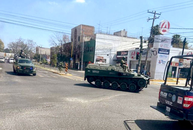 В мексиканских городах продолжаются столкновения после ликвидации лидера наркокартеля "Новое поколение Халиско" Эль Менчо В мексиканских городах продолжаются столкновения после ликвидации лидера наркокартеля "Новое поколение Халиско" Эль Менчо