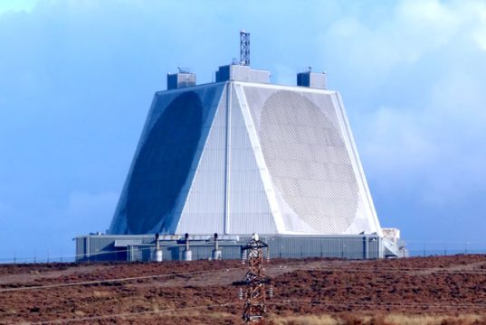 Американский радар FP-132 с дальностью действия в 5000 километров, расположенный в Катаре Американский радар FP-132 с дальностью действия в 5000 километров, расположенный в Катаре