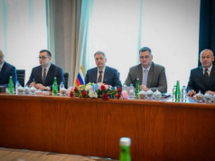 Два дня на переговорах в Абу-Даби велась конструктивная и одновременно очень сложная работа — Дмитрий Песков