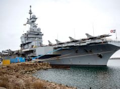 Франция остановила передислокацию авианосной группы ДеГоль на Ближний Восток Франция остановила передислокацию авианосной группы ДеГоль на Ближний Восток