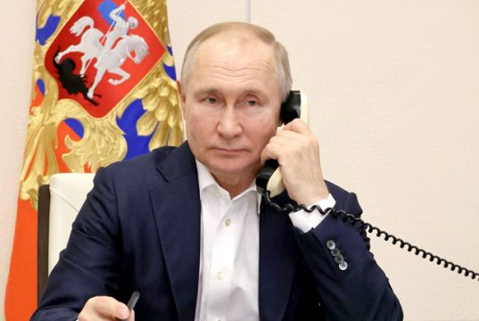 Путин поговорил с Орбаном по телефону Путин поговорил с Орбаном по телефону