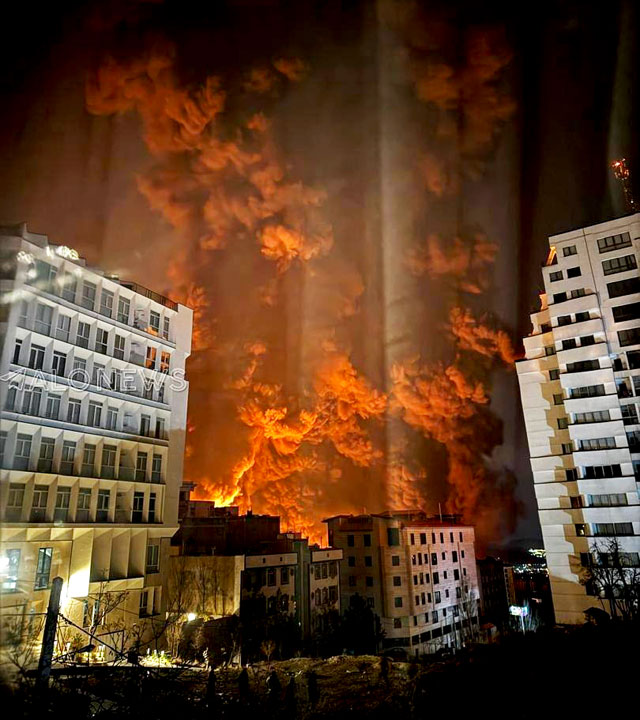 После ударов Израиля по нефтяным объектам Ирана, в стране наступила техногенная катастрофа После ударов Израиля по нефтяным объектам Ирана, в стране наступила техногенная катастрофа