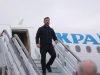 Зеленский прилетел в Лондон, в аэропорту его встретил Залужный Зеленский прилетел в Лондон, в аэропорту его встретил Залужный
