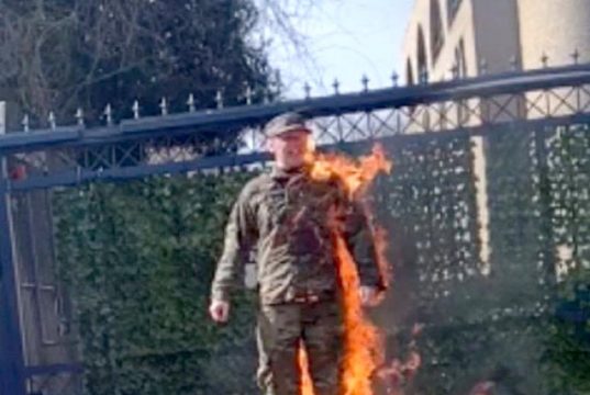 И среди американских солдат есть свободные люди И среди американских солдат есть свободные люди