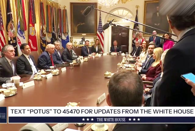 Дональд Трамп подтвердил возможность перенаправления боеприпасов и ПВО предназначенных для Украины на Ближний Восток Дональд Трамп подтвердил возможность перенаправления боеприпасов и ПВО предназначенных для Украины на Ближний Восток