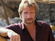 «Я не старею. Я перехожу на новый уровень»: умер актёр и мастер боевых искусств Чак Норрис