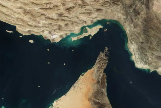 КСИР закрыл Ормузский пролив для прохода судов