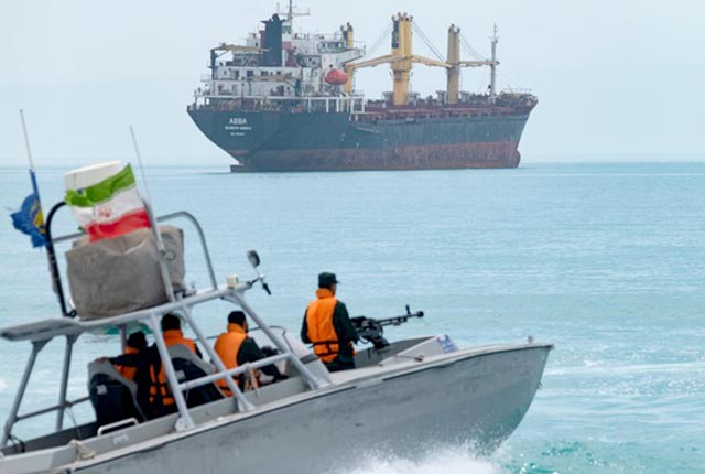 Иран и Оман будут взимать с судов плату за проход через Ормузский пролив Иран и Оман будут взимать с судов плату за проход через Ормузский пролив