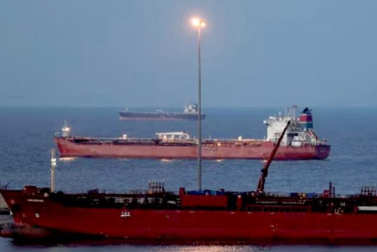 Иран согласен пропускать через Ормузский пролив не более 15 судов в день Иран согласен пропускать через Ормузский пролив не более 15 судов в день