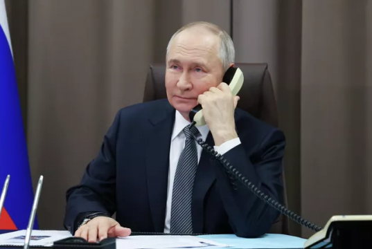По инициативе Москвы состоялся телефонный разговор президентов Путина и Трампа.