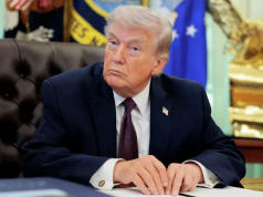 Трамп с издевкой вспомнил о Макроне и рукоприкладстве со стороны Брижит