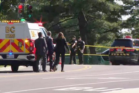 Возле Белого дома в США произошла стрельба. Ранен человек Возле Белого дома в США произошла стрельба. Ранен человек