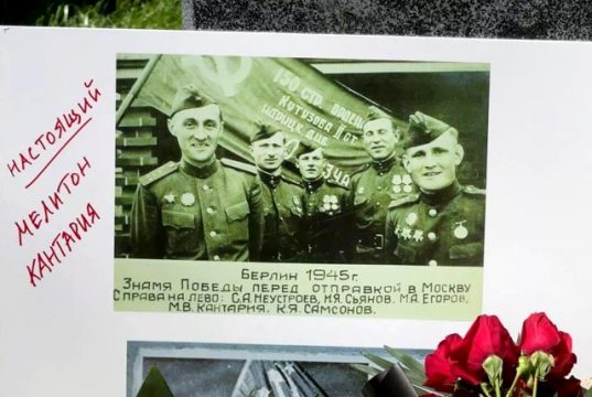 В самый трудный момент мы выстояли исключительно собственными силами и победили фашистскую коалицию В самый трудный момент мы выстояли исключительно собственными силами и победили фашистскую коалицию