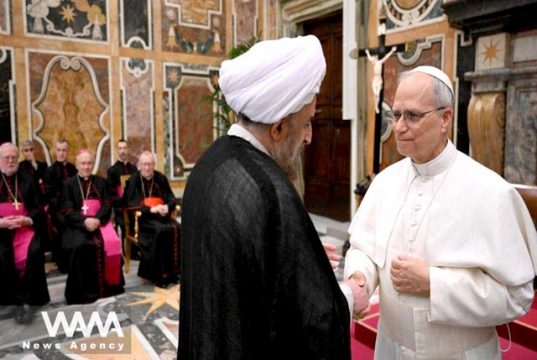 Папа Лев XIV вручил послу Ирана в Ватикане аятолле Мохаммаду Хосейну Мохтари высшую дипломатическую награду Ватикана — Орден Пия Папа Лев XIV вручил послу Ирана в Ватикане аятолле Мохаммаду Хосейну Мохтари высшую дипломатическую награду Ватикана — Орден Пия