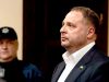 Ермака уже взяли под стражу в коридоре ВАКС Ермака уже взяли под стражу в коридоре ВАКС