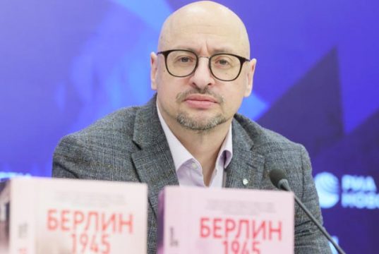 Артем Драбкин: «Мы еще можем увидеть, как в Германии реабилитируют Гитлера» Артем Драбкин: «Мы еще можем увидеть, как в Германии реабилитируют Гитлера»