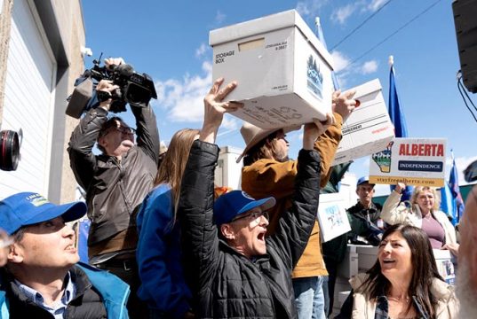 Жители канадской провинции проголосуют по вопросу отделения от страны Жители канадской провинции проголосуют по вопросу отделения от страны
