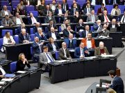 В ЕС инициировали запрет правой партии с участием АдГ В ЕС инициировали запрет правой партии с участием АдГ