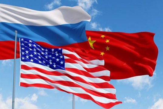 В стремительно фрагментирующемся мире постепенно оформляются два крупных лагеря В стремительно фрагментирующемся мире постепенно оформляются два крупных лагеря