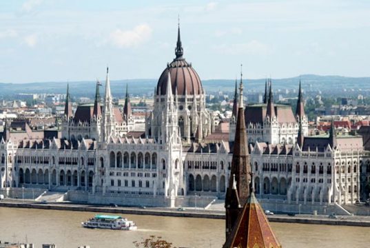 Венгрия перестала выдавать рабочие визы гражданам Грузии, Армении и Филиппин Венгрия перестала выдавать рабочие визы гражданам Грузии, Армении и Филиппин