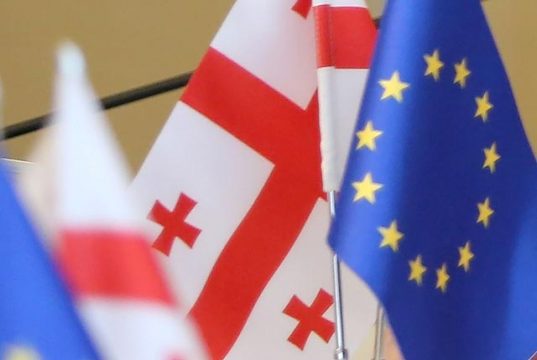 Евросоюз требует от Грузии ввести санкции против России Евросоюз требует от Грузии ввести санкции против России