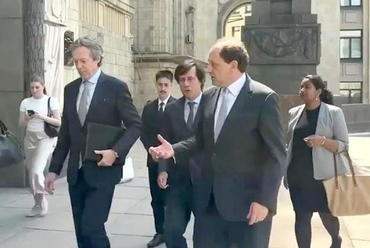 Послы Франции, Британии и ФРГ покинули здание МИД РФ Послы Франции, Британии и ФРГ покинули здание МИД РФ