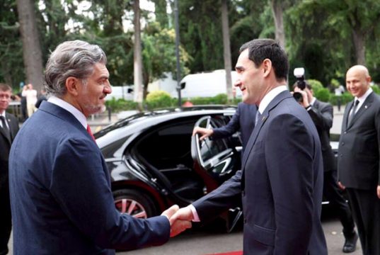 Президент Туркменистана Сердар Бердымухамедов прибыл в Грузию с первым государственным визитом Президент Туркменистана Сердар Бердымухамедов прибыл в Грузию с первым государственным визитом