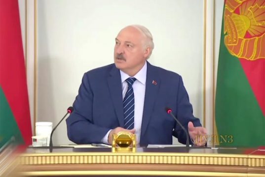 Лукашенко приказал отправлять на украинскую границу «всех, кто не умеет работать» Лукашенко приказал отправлять на украинскую границу «всех, кто не умеет работать»