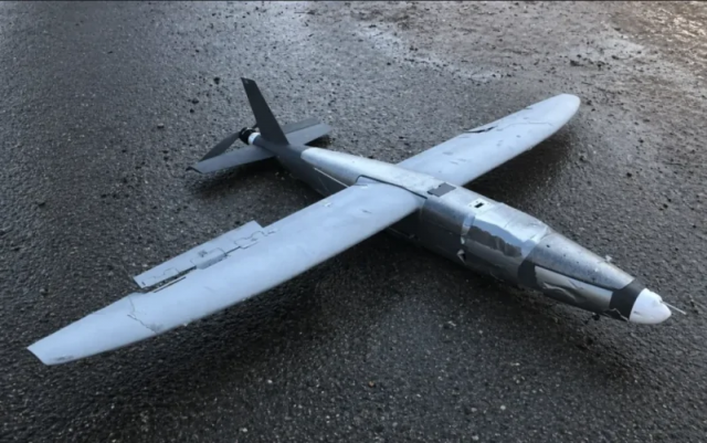 В дроны целями для атак заложили гражданский автобус, машину скорой помощи и пожарные машины, и обычных гражданских людей. Это Украина такую модернизацию программного обеспечения провела и применяет.