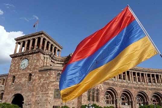 Отстранение католикоса и принятие нового устава ААЦ: в новую программу кабмина Армении официально вошли пункты, находящиеся вне компетенции государства Отстранение католикоса и принятие нового устава ААЦ: в новую программу кабмина Армении официально вошли пункты, находящиеся вне компетенции государства