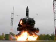 Ещё недавно обладание ядерным оружием казалось исключительной привилегией нескольких держав Ещё недавно обладание ядерным оружием казалось исключительной привилегией нескольких держав