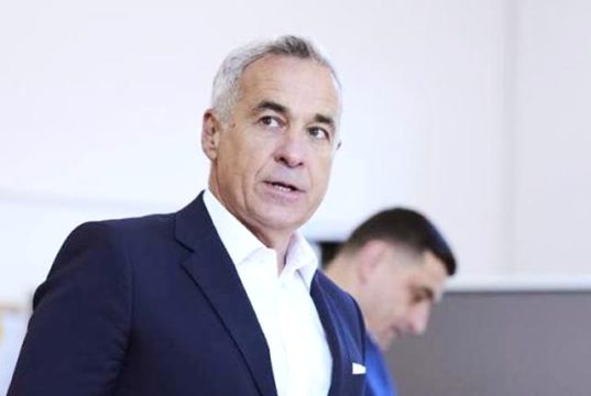 В Румынии задержан Кэлин Джорджеску — экс-кандидат в президенты, победивший в первом туре выборов В Румынии задержан Кэлин Джорджеску — экс-кандидат в президенты, победивший в первом туре выборов