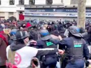 Во Франции началась всеобщая забастовка работников госсектора Во Франции началась всеобщая забастовка работников госсектора