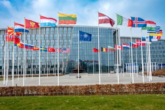 НАТО хочет уйти с границ России, но не знает как НАТО хочет уйти с границ России, но не знает как