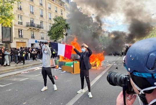 Школьные протесты во Франции перекинулись на другие страны Европы Школьные протесты во Франции перекинулись на другие страны Европы