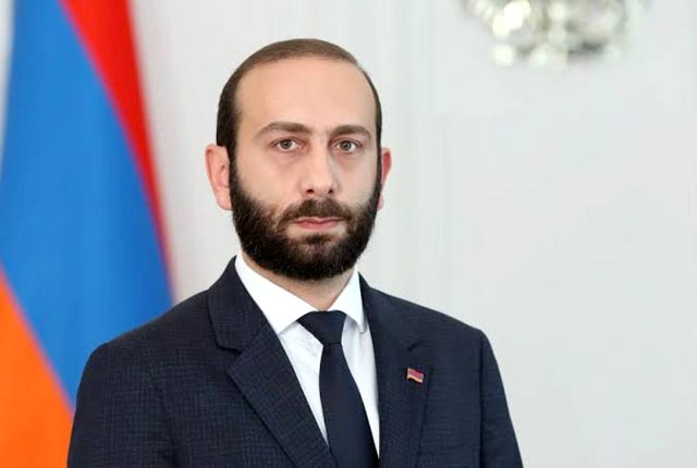 Мирзоян не исключил обмен бывшими анклавами и эксклавами между Баку и Ереваном Мирзоян не исключил обмен бывшими анклавами и эксклавами между Баку и Ереваном