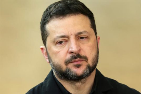 Зеленский ездил в Лондон для того, чтобы ему вернули возможность использовать «Европейский маршрут» для дроновых атак по России Зеленский ездил в Лондон для того, чтобы ему вернули возможность использовать «Европейский маршрут» для дроновых атак по России