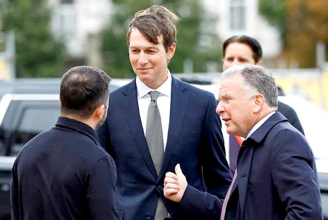 Зеленский снова поговорил со спецпредставителями США Уиткоффом и Кушнером Зеленский снова поговорил со спецпредставителями США Уиткоффом и Кушнером