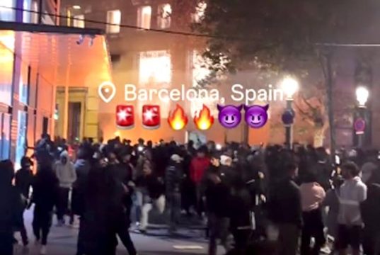 Испанию также охватили протесты Испанию также охватили протесты