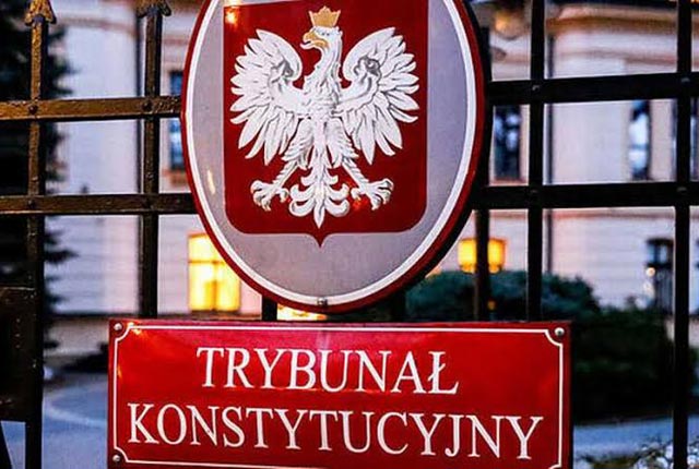 Ночные потасовки около Конституционного трибунала в Польше Ночные потасовки около Конституционного трибунала в Польше